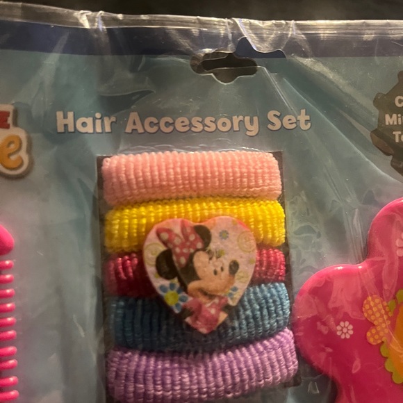 Disney Minnie Mouse Mouse Hair Accessory Set ( Comb , Mirror & Terries) - Picture 3 of 6